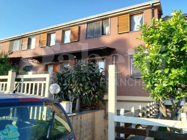 Villa Indipendente in vendita a Sparanise, Campania