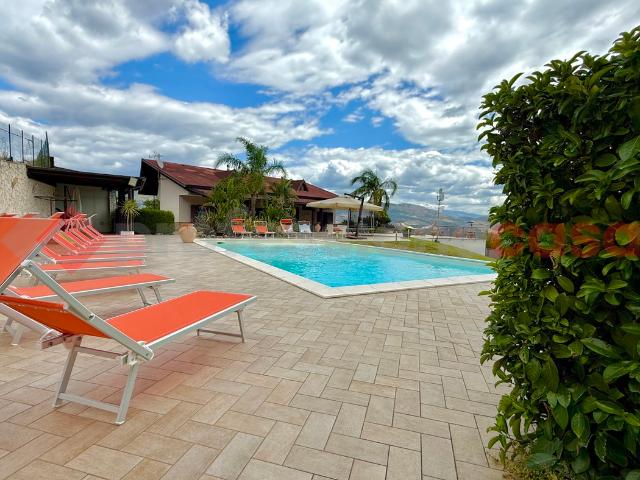 Villa Indipendente in vendita a Spigno Saturnia, Lazio