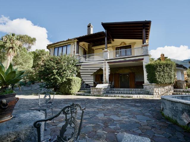 Villa Indipendente in vendita a Torretta, Sicilia