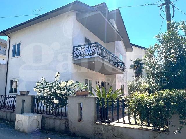 Villa Indipendente in vendita a Venafro, Molise