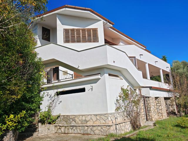 Villa Indipendente in vendita a Pozzilli, Molise