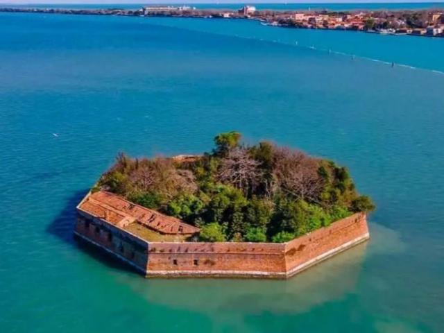 Villa Indipendente in vendita a Venezia-Murano-Burano, Venezia