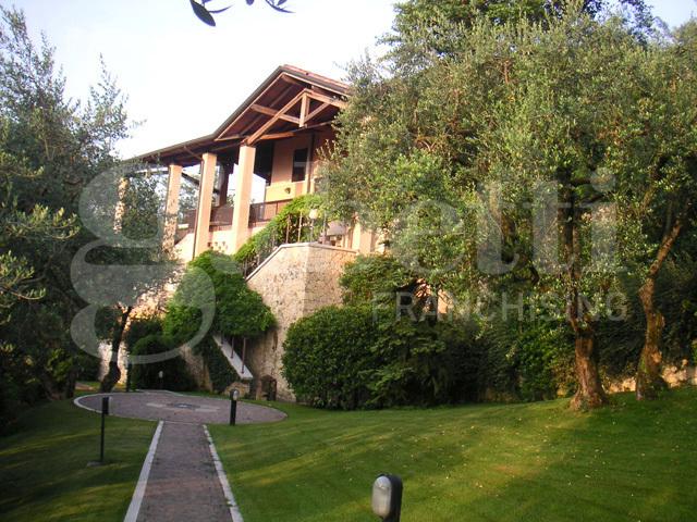 Villa Indipendente in affitto a Verona, Poiano