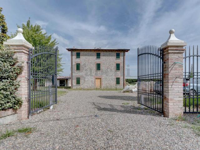 Villa Indipendente in affitto a Unione di comuni Terre di Castelli, Vignola