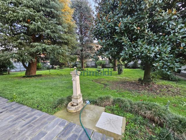 Villa Indipendente in vendita a Vittuone, Lombardia