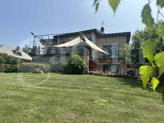 Villa Indipendente in vendita a Ziano Piacentino, Reggio Emilia