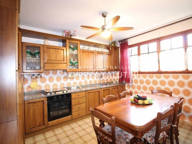 Villa Indipendente in vendita a Cascine di Buti, Buti