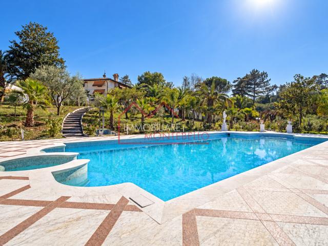 Villa Indipendente in vendita a Nocchi, Camaiore