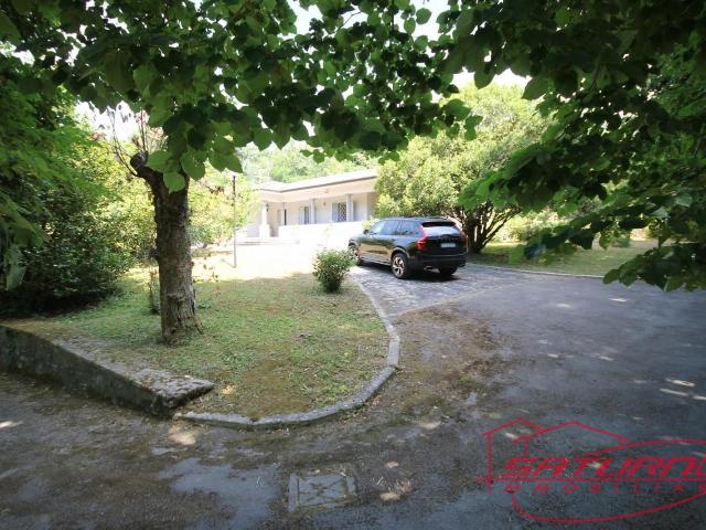 Villa Indipendente in vendita a Campo, Camaiore
