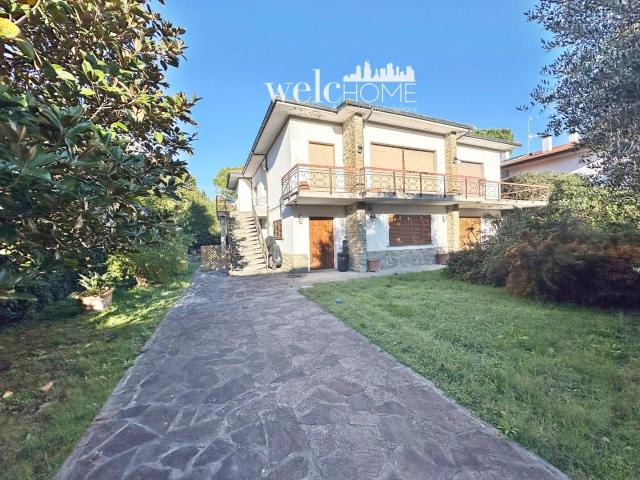 Villa Indipendente in vendita a Prataccio, Campi Bisenzio
