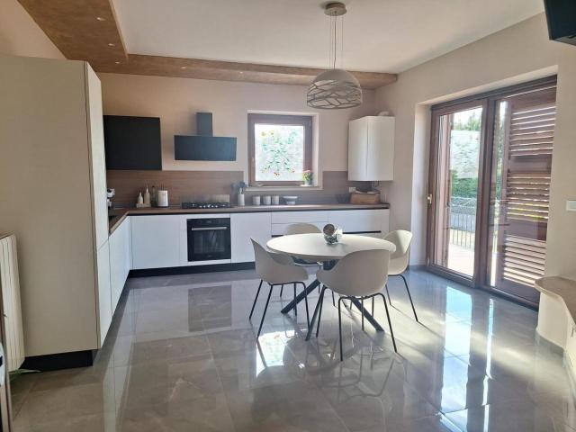Villa Indipendente in vendita a Campi Bisenzio, Toscana