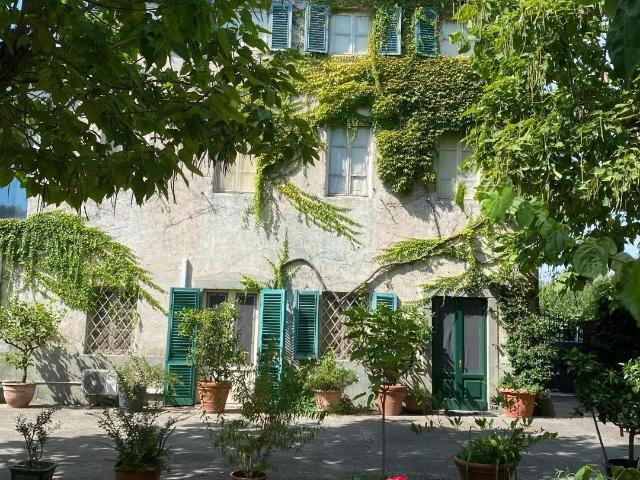 Villa Indipendente in vendita a Parezzana, Capannori