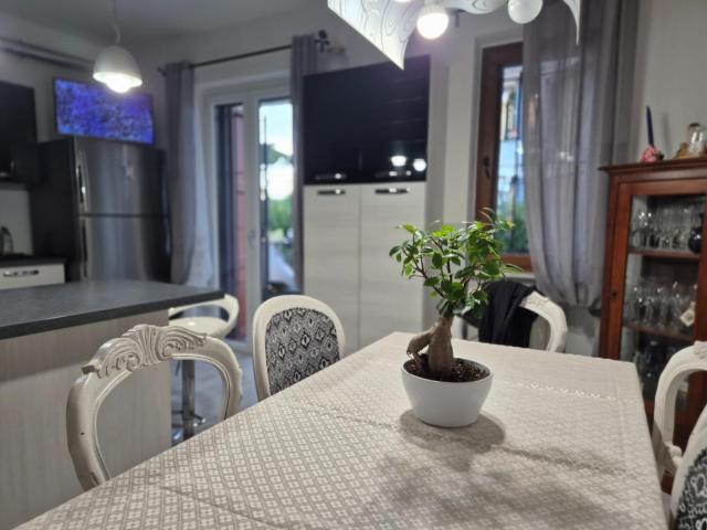 Villa Indipendente in vendita a La Prada, Carrara