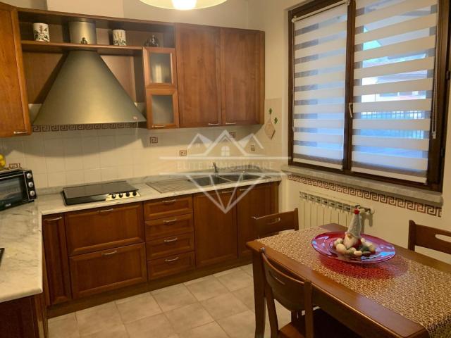 Villa Indipendente in vendita a Bonascola, Carrara