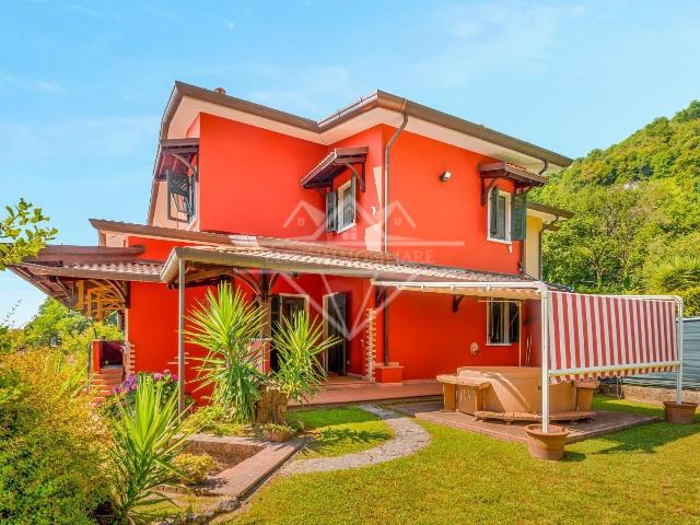 Villa Indipendente in vendita a Carrara, Toscana