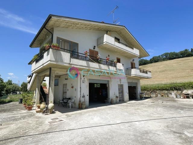 Villa Indipendente in vendita a Fara Sabina, Lazio
