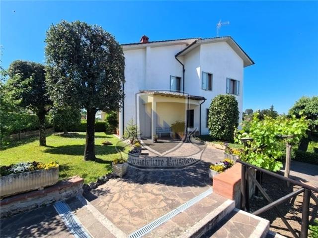 Villa Indipendente in vendita a Castelnuovo Berardenga, Toscana