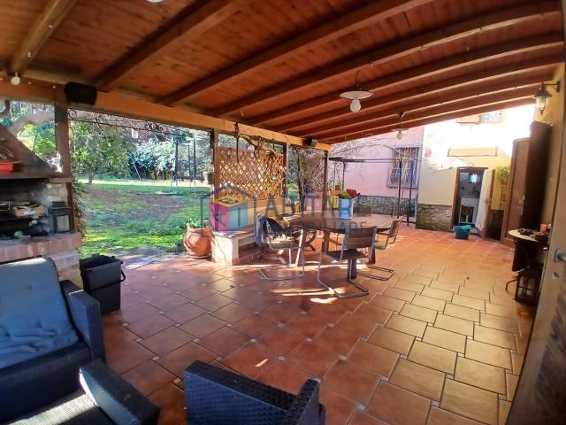 Villa Indipendente in vendita a Collesalvetti, Toscana
