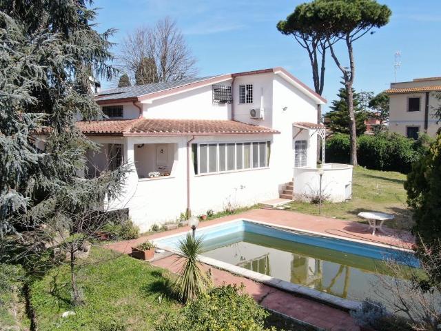 Villa Indipendente in vendita a Roma Capitale, Lazio
