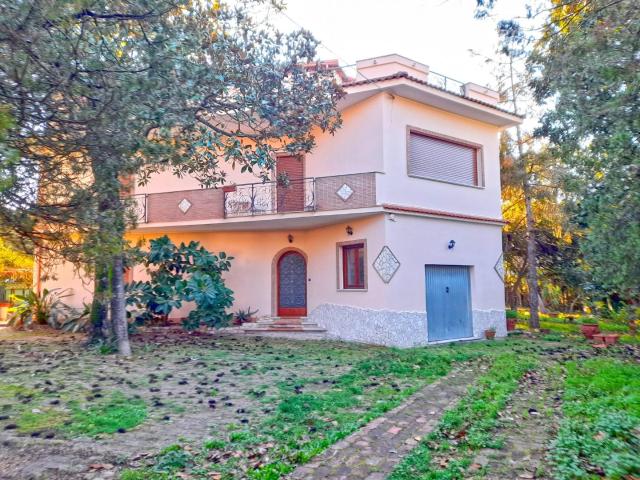Villa Indipendente in vendita a Gianola, Formia