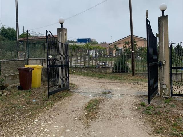 Villa Indipendente in vendita a Lercara Friddi, Sicilia