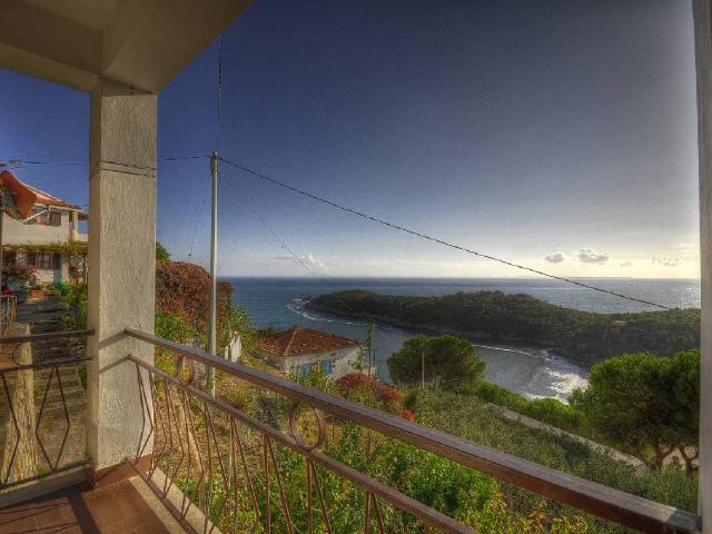 Villa Indipendente in vendita a Campo nell'Elba, Fetovaia