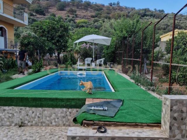 Villa Indipendente in vendita a Santa Teresa Di Riva, Sicilia