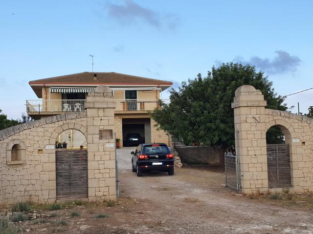 Villa Indipendente in vendita a Cava D'aliga, Sicilia