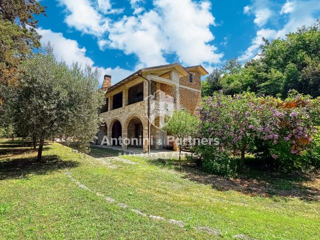 Villa Indipendente in vendita a Baschi, Terni