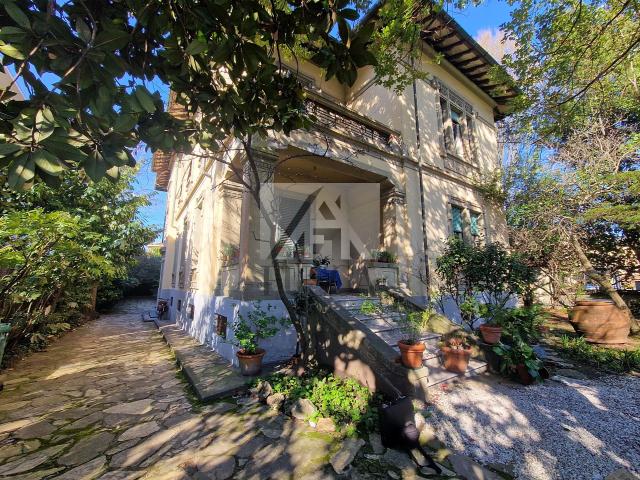 Villa Indipendente in vendita a Sant'Anna, Bagni Di Lucca Ponte