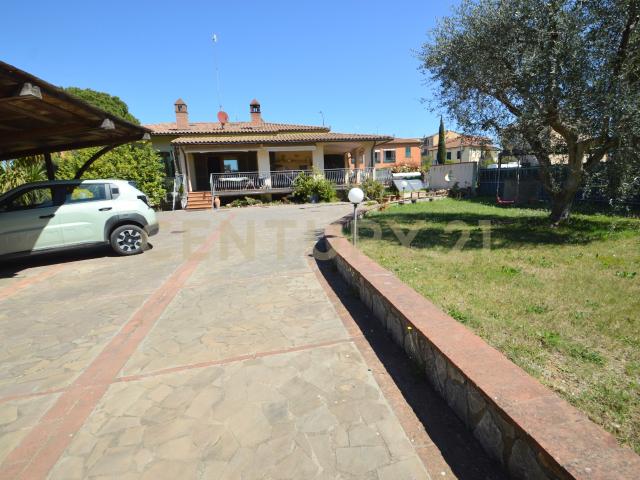 Villa Indipendente in vendita a Centro, Monte Argentario