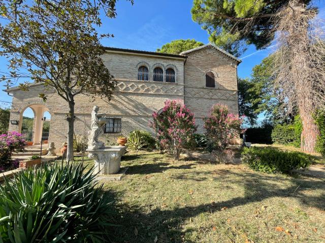 Villa Indipendente in vendita a Borgo San Giacomo, Marche