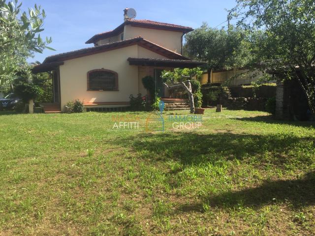 Villa Indipendente in vendita a San Carlo, Marina Di Massa