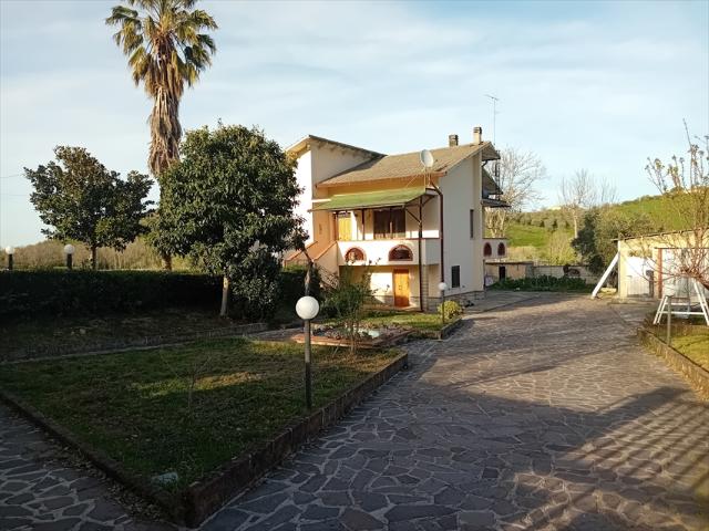Villa Indipendente in vendita a Manoppello, Abruzzo