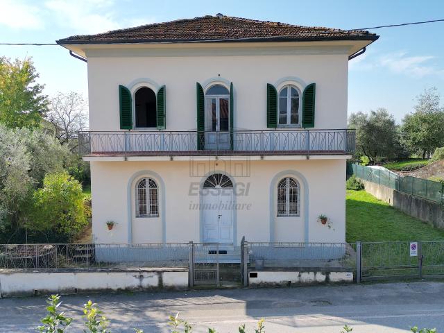 Villa Indipendente in vendita a San Giuseppe, Montecarlo