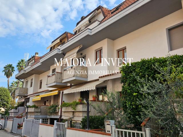 Villa Indipendente in vendita a Marina di sotto, Marche