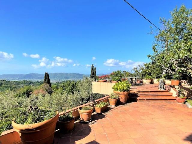Villa Indipendente in vendita a Unione di comuni Montana Lunigiana, Fosdinovo