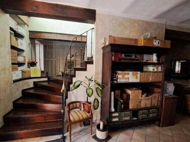 Villa Indipendente in vendita a Piemonte, Asti