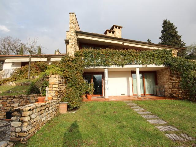 Villa Indipendente in vendita a Bagni Di Lucca Ponte, Toscana