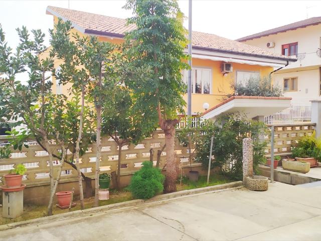 Villa Indipendente in vendita a Casalincontrada, Abruzzo
