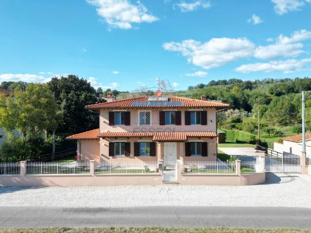 Villa Indipendente in vendita a San Ginese di Compito, Capannori