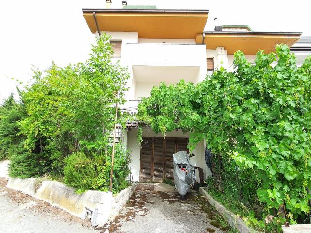 Villa Indipendente in vendita a Capolavilla, Marche