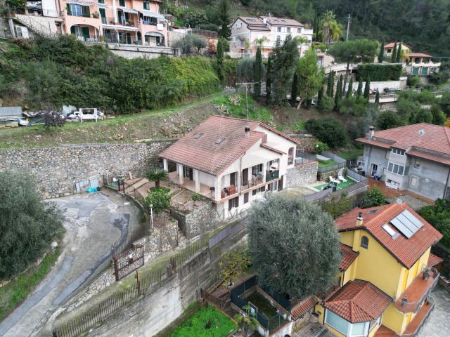 Villa Indipendente in vendita a Ventimiglia, Liguria