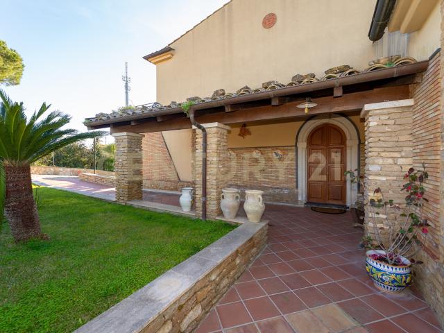 Villa Indipendente in vendita a Canalotto, Caltagirone