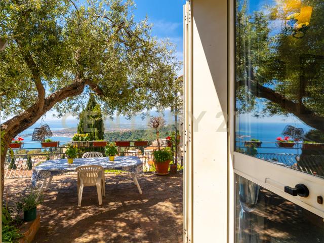 Villa Indipendente in vendita a Taormina, Sicilia