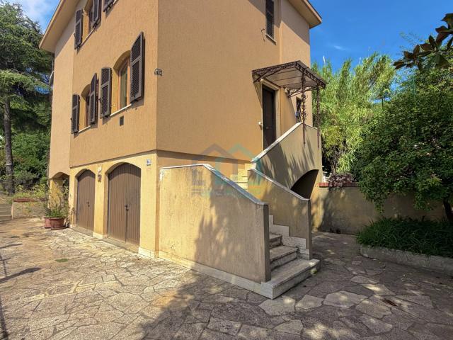 Villa Indipendente in vendita a Merello, Bergeggi