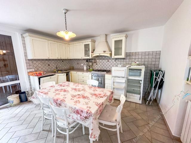 Villa Indipendente in vendita a Camaiore, Toscana
