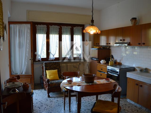 Villa Indipendente in vendita a Bagni Di Lucca Ponte, Toscana