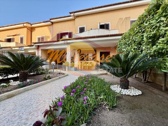 Villa Indipendente in vendita a Grottasanta, Siracusa