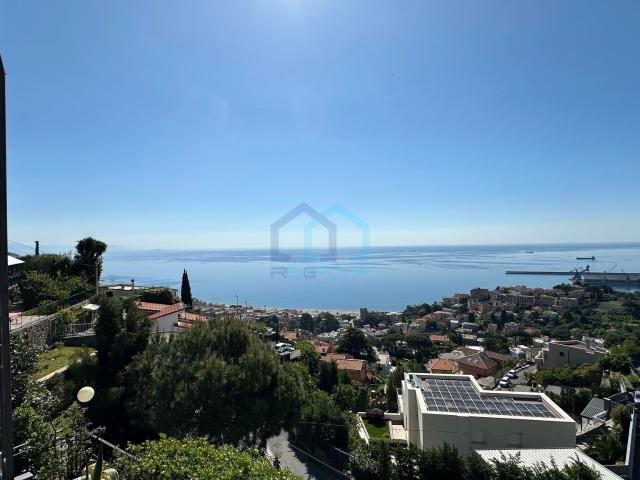 Villa Indipendente in vendita a Poggio del Sole, Albissola Marina
